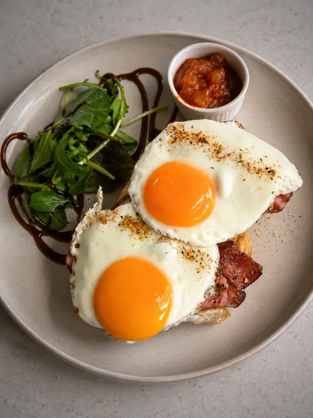 Fried eggs and bacon served at Daydream Café